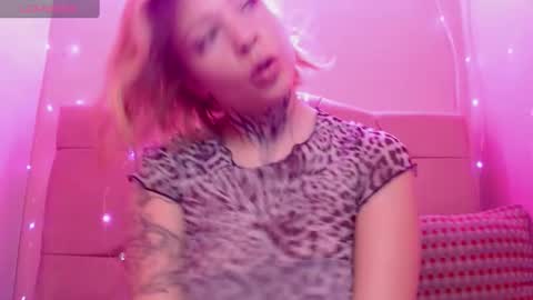 Snapshot of kat_cirice18 chatting on March 5, 5:18 pm kat_cirice18 online show from March 5, 5:18 pm