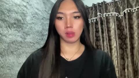 Snapshot of kat_hollandx chatting on February 24, 12:48 pm Majesty online show from February 24, 12:48 pm