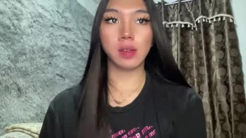 Snapshot of kat_hollandx chatting on February 25, 5:25 pm Majesty online show from February 25, 5:25 pm