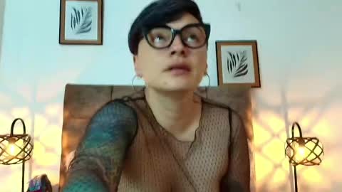 kat paradisse online show from May 6, 11:59 am