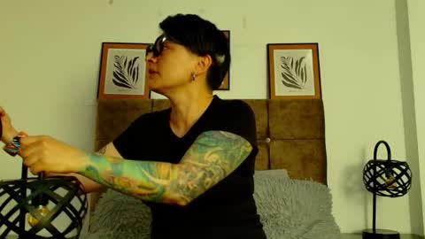 kat paradisse online show from May 22, 12:00 pm
