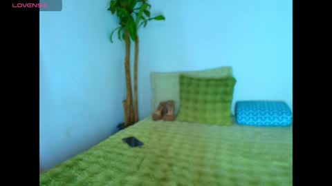 Snapshot of katalella_1233 chatting on June 3, 8:36 pm Katalella online show from June 3, 8:36 pm