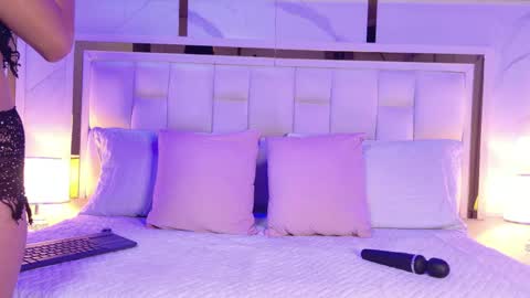 kataleya_sm25 online show from April 17, 11:35 am