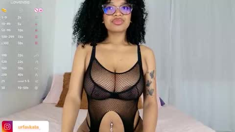 Kataleya online show from February 12, 11:00 pm