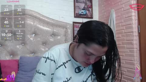 Snapshot of kataleyastiward chatting on October 18, 3:13 pm KATA online show from October 18, 3:13 pm