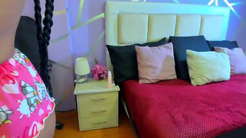 Katalina Guzman online show from May 11, 8:50 pm