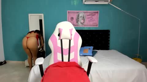 Snapshot of katalina_hot45 chatting on February 14, 5:46 pm katalina_hot45 online show from February 14, 5:46 pm