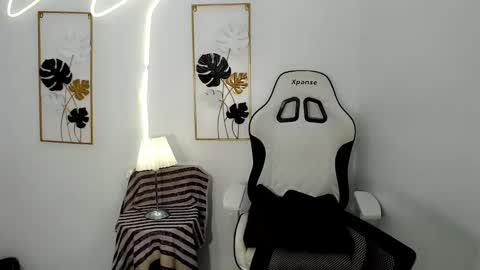 kataluna_hugecock69 online show from February 23, 9:06 am