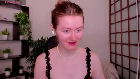 Snapshot of kate_cuddle chatting on July 1, 2:13 am Kate online show from July 1, 2:13 am