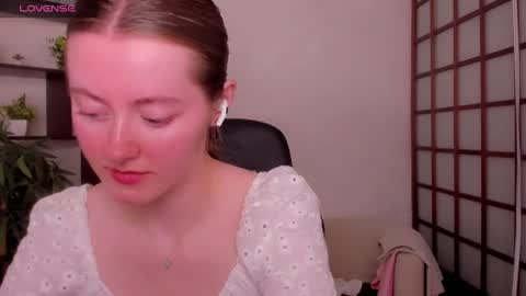 Snapshot of kate_cuddle chatting on July 2, 2:44 am Kate online show from July 2, 2:44 am