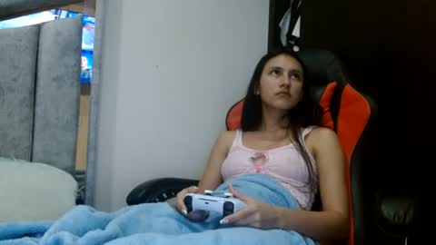 Snapshot of kate_davies chatting on June 17, 11:05 pm kate online show from June 17, 11:05 pm