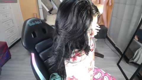 Snapshot of kate_lawrence_ chatting on January 29, 8:18 am kate_lawrence_ online show from January 29, 8:18 am