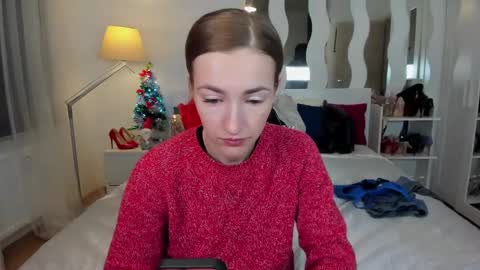 Snapshot of kate_redgar chatting on January 17, 10:33 am kate_redgar online show from January 17, 10:33 am