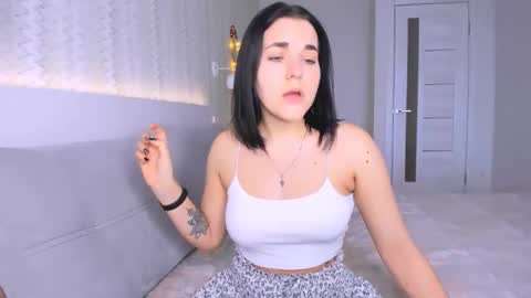 Snapshot of kate_ree_ chatting on February 1, 9:11 am KATE online show from February 1, 9:11 am