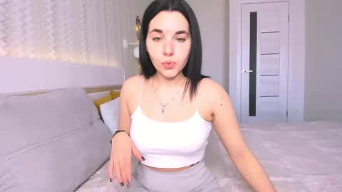 Snapshot of kate_ree_ chatting on February 17, 5:58 am KATE online show from February 17, 5:58 am