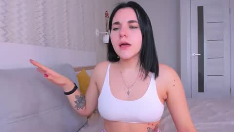 Snapshot of kate_ree_ chatting on March 8, 2:19 pm KATE online show from March 8, 2:19 pm