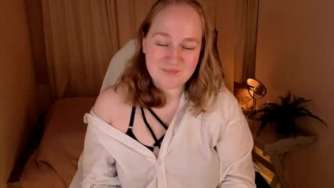 Snapshot of kate_rest chatting on May 18, 1:39 pm Kate Follow me dear online show from May 18, 1:39 pm