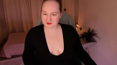 Snapshot of kate_rest chatting on May 20, 1:28 pm Kate Follow me dear online show from May 20, 1:28 pm