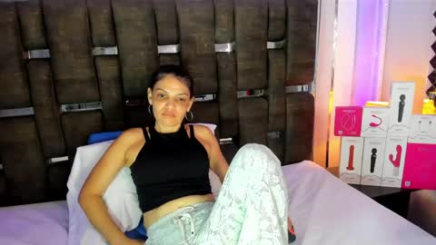kate_roose online show from May 22, 8:25 pm