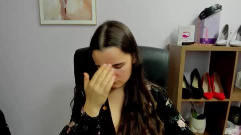 Kate  online show from November 9, 7:56 pm