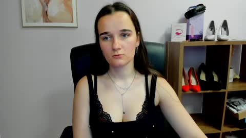 Kate  online show from May 17, 6:37 pm