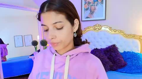 Snapshot of kateemartinez chatting on April 18, 2:43 pm katee Martinez online show from April 18, 2:43 pm