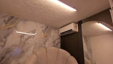 Im Katherine but call me Kate  online show from April 18, 11:58 am