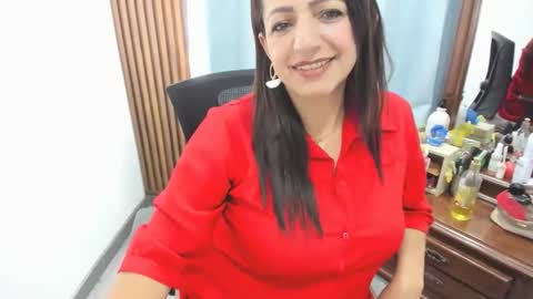 Snapshot of katerinamilf_ chatting on April 25, 5:21 pm kata online show from April 25, 5:21 pm