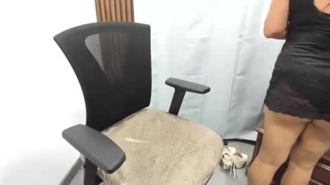 Snapshot of katerinamilf_ chatting on May 10, 11:37 am kata online show from May 10, 11:37 am