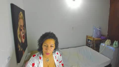 Snapshot of katerine_bella chatting on July 3, 6:09 am katerine_bella online show from July 3, 6:09 am