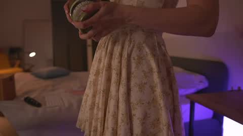 katesee online show from May 12, 8:17 pm