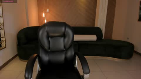 K A T E  online show from February 9, 5:19 am