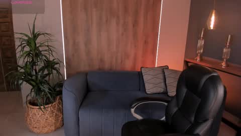 K A T E  online show from March 3, 5:50 pm