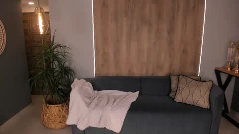 K A T E  online show from November 9, 1:20 pm