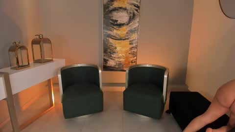 K A T E  online show from November 11, 4:40 pm