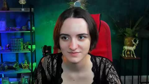 katewillows online show from February 1, 4:11 am