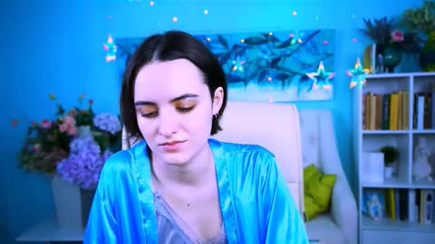 katewillows online show from February 9, 4:05 am