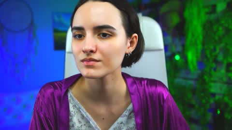 katewillows online show from March 17, 4:39 am