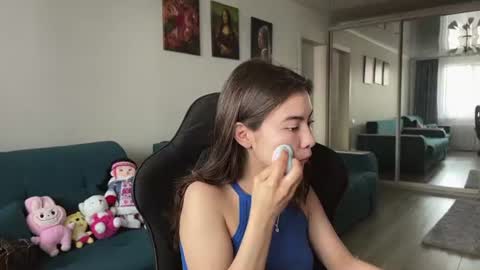 Elle online show from July 4, 9:04 am