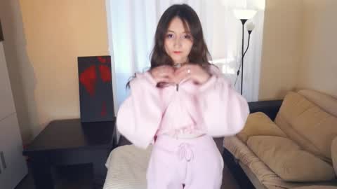 Snapshot of katheleensonderegger chatting on December 1, 5:07 pm Lina online show from December 1, 5:07 pm