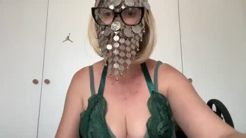 Snapshot of kathemelons chatting on July 13, 2:09 pm Kathes Room online show from July 13, 2:09 pm