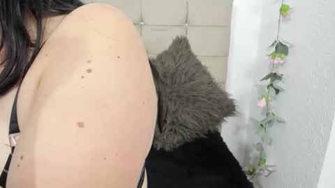 Snapshot of katherine_blair chatting on April 24, 12:07 pm katherine_blair online show from April 24, 12:07 pm