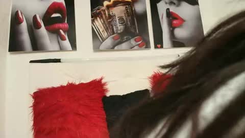 Snapshot of katherine_blair chatting on June 1, 11:56 am katherine_blair online show from June 1, 11:56 am