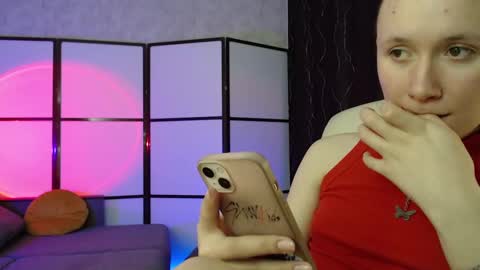 Snapshot of katherine_johnson chatting on January 24, 1:25 pm katherine_johnson online show from January 24, 1:25 pm