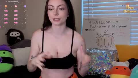 Snapshot of katherinebaby19 chatting on October 11, 12:21 am Katherinepine online show from October 11, 12:21 am