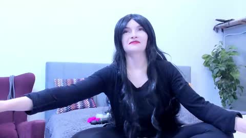 Katherine online show from March 5, 4:03 pm