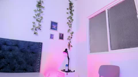 Snapshot of katia_777_ chatting on May 21, 2:13 pm KATALINA online show from May 21, 2:13 pm