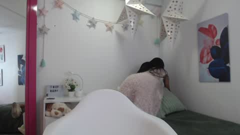 Snapshot of katia_bss chatting on January 6, 4:44 pm katia_bss online show from January 6, 4:44 pm