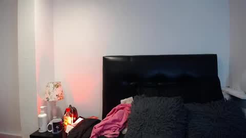 Snapshot of katia_bss chatting on February 21, 2:48 pm katia_bss online show from February 21, 2:48 pm