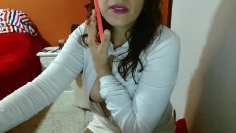 Snapshot of katia_love69 chatting on February 10, 3:42 pm Katia Love69 online show from February 10, 3:42 pm